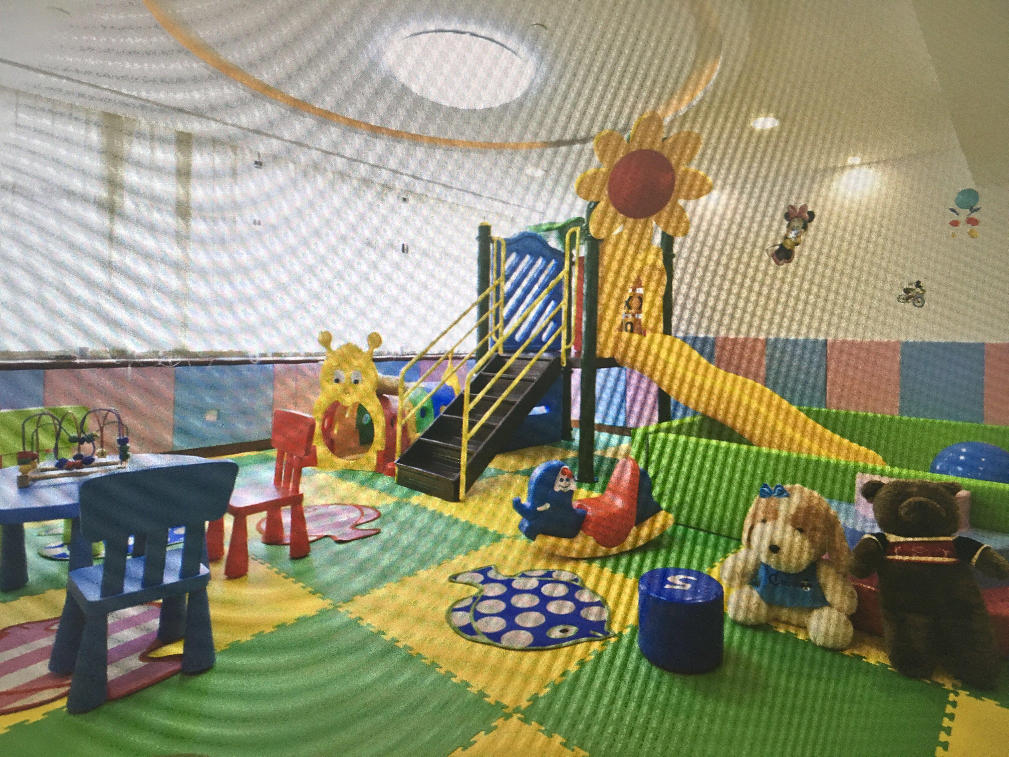 Guangzhou Baiyun Hotel Eksteriør billede A children's play area