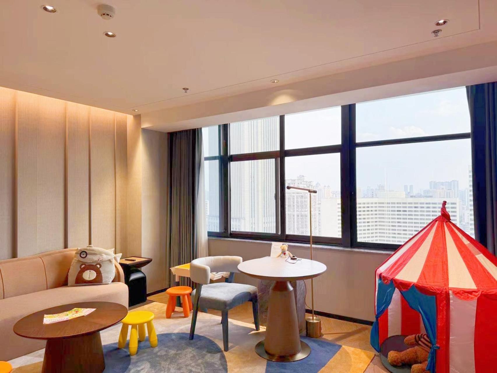 Guangzhou Baiyun Hotel Eksteriør billede Family Suite